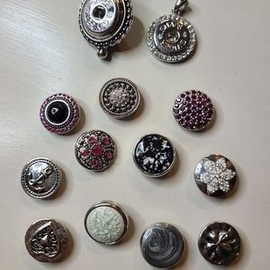 Snap charms
